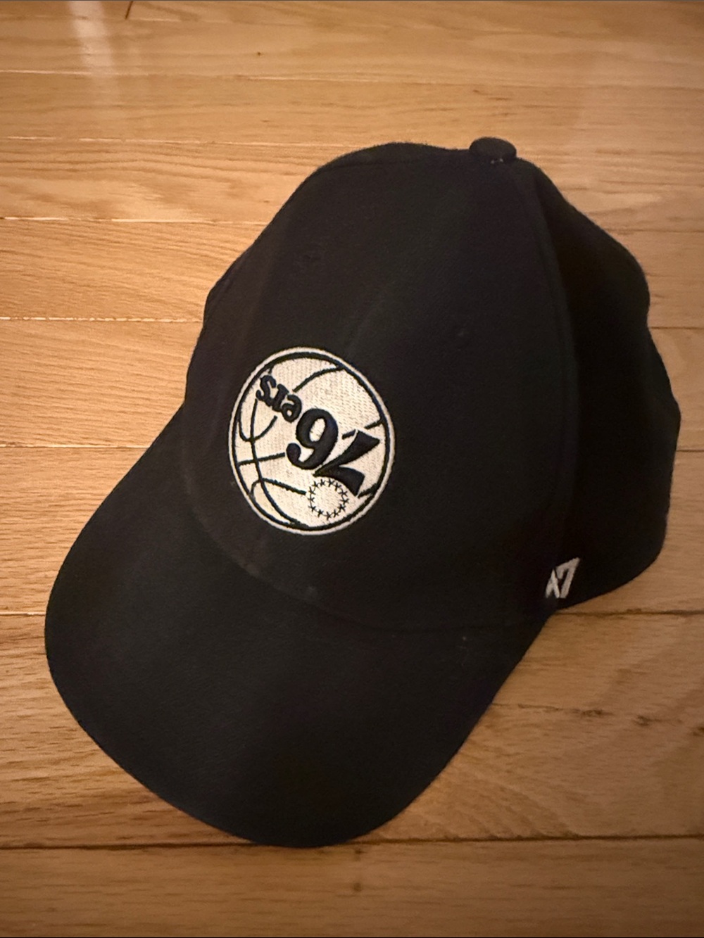 76ers Black Baseball Cap (47 Brand) with Sixers Logo